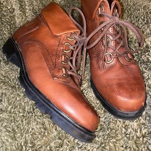 Women’s size 8 leather lace up ankle boots